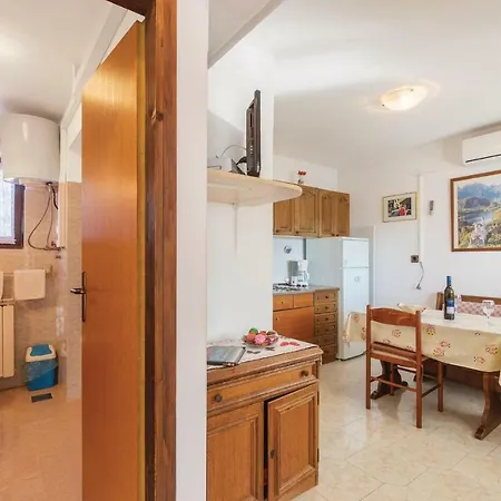 Two-bedroom In Banjole
